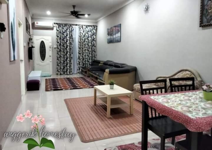 Anggerik Homestay Dungun Kampong Sura Tengah Extérieur photo