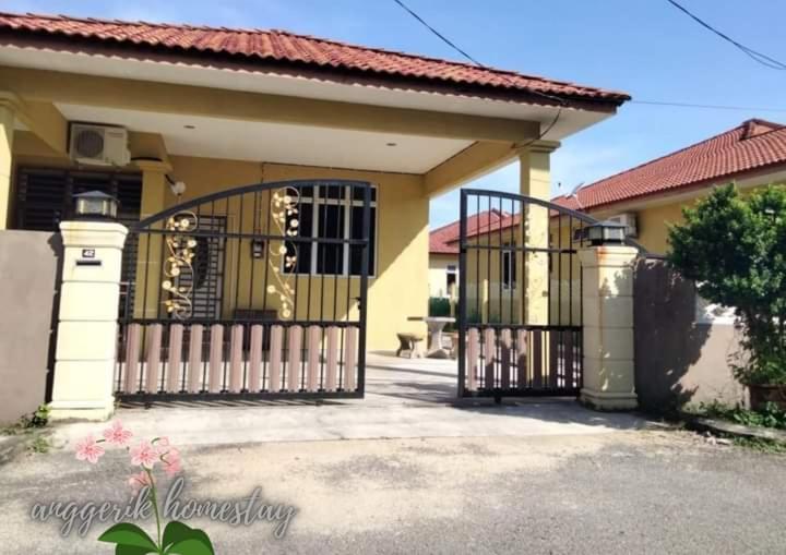 Anggerik Homestay Dungun Kampong Sura Tengah Extérieur photo