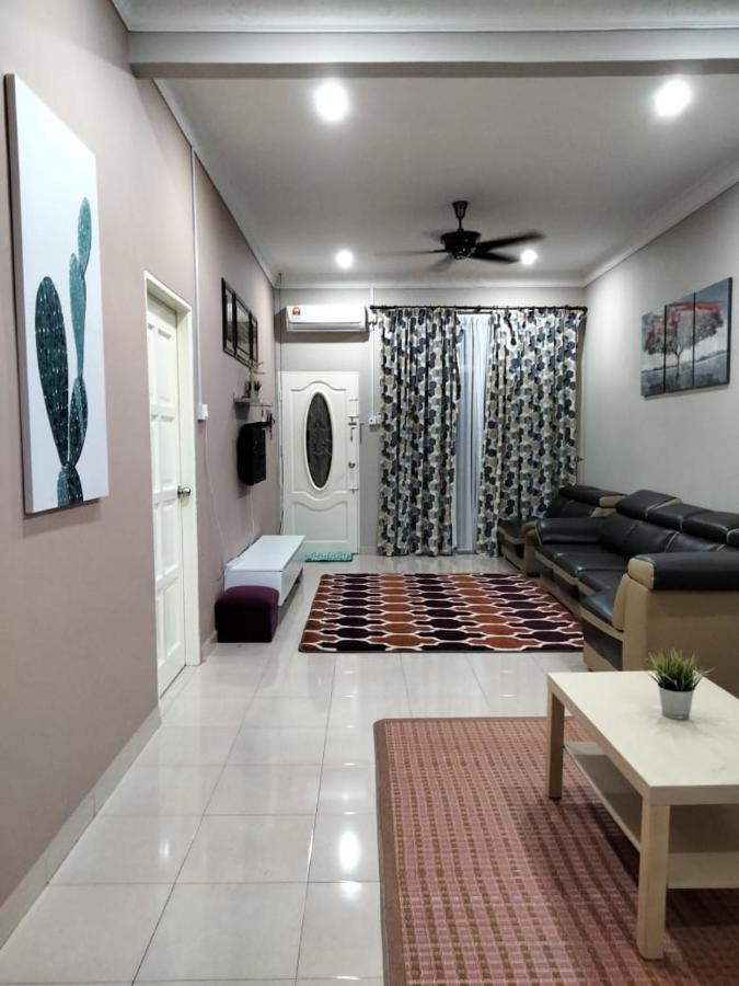 Anggerik Homestay Dungun Kampong Sura Tengah Extérieur photo